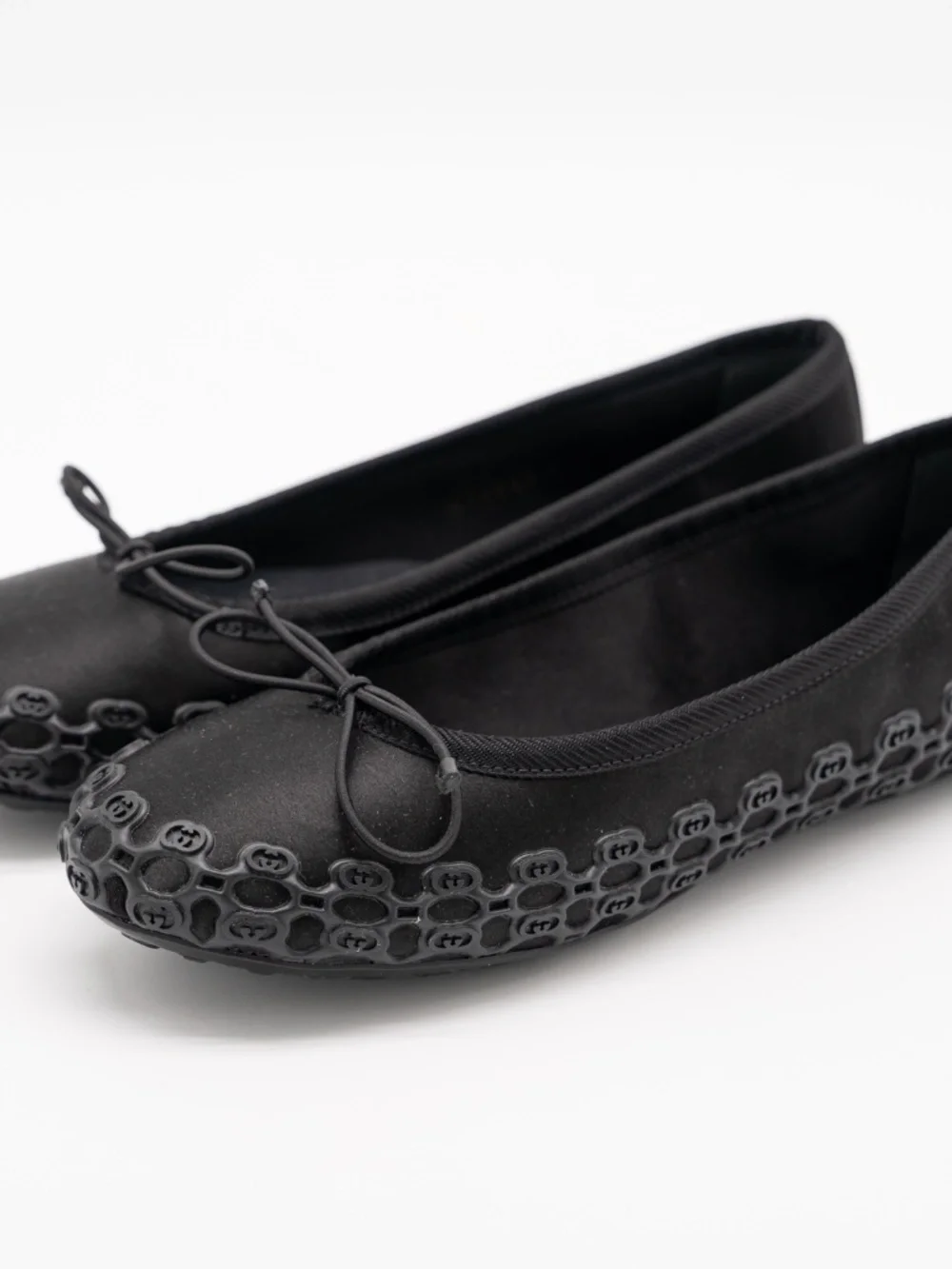 Gucci Women's Ballet Flat Satin Ankle Wrap Black Ballerina size 37.5eu 7.5 US